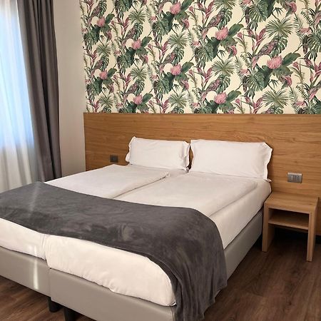 Hotel Belvedere Spiazzi Di Caprino Экстерьер фото
