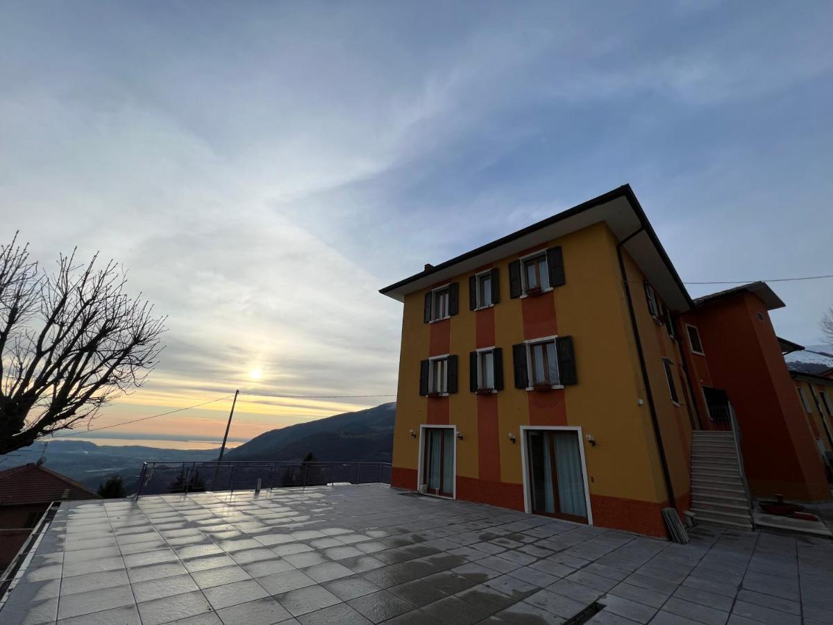 Hotel Belvedere Spiazzi Di Caprino Экстерьер фото